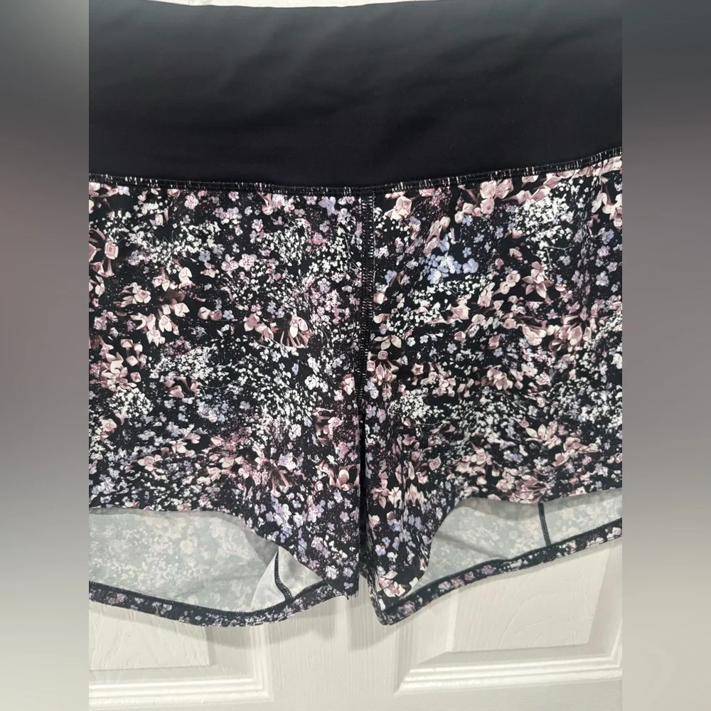 LuluLemon Hotty Hot short , Floral Print Athletic Shorts Size:8